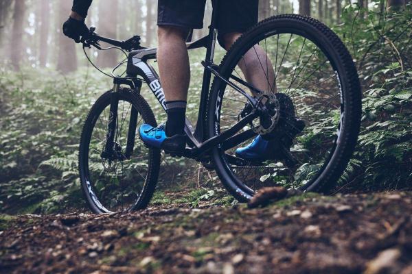 SHIMANO tretry SHXC502 modré /Vel:47.0 6