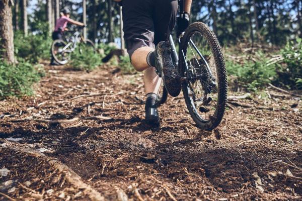 SHIMANO tretry SHXC702 čierne /Vel:41.0 11