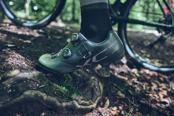 SHIMANO tretry SHXC702 čierne /Vel:46.0 5