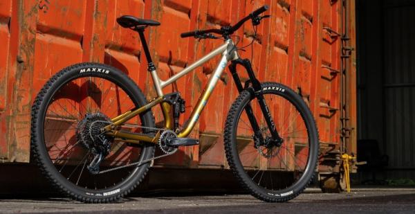 MARIN Rift Zone XR 29" hnedá/modrá 1