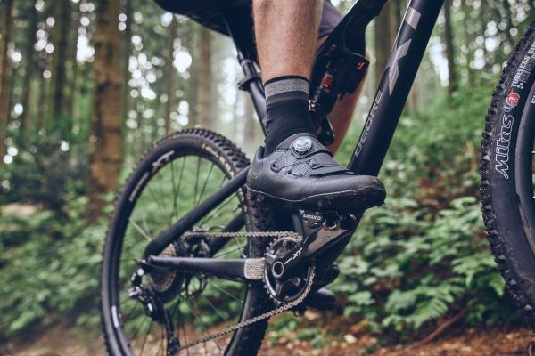 SHIMANO tretry SHXC502 čierne /Vel:44.0 8
