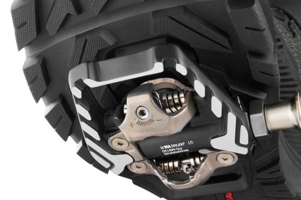 SHIMANO tretry SHEX900 čierne /Vel:48 9